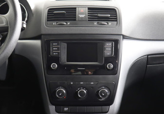 Подержанный автомобиль Skoda Yeti 2017 года (8 фото)