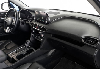 Подержанный автомобиль Hyundai Santa Fe 2019 года (13 фото)
