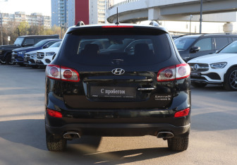 Подержанный автомобиль Hyundai Santa Fe 2011 года (6 фото)