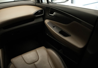 Подержанный автомобиль Hyundai Santa Fe 2019 года (26 фото)