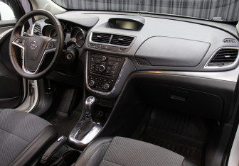 Подержанный автомобиль Opel Mokka 2013 года (11 фото)