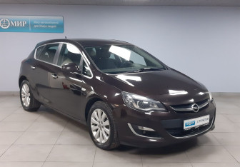 Подержанный автомобиль Opel Astra Hatchback 2013 года (3 фото)