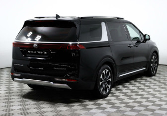Подержанный автомобиль Kia Carnival 2020 года (5 фото)
