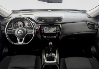Подержанный автомобиль Nissan X-Trail 2018 года (14 фото)