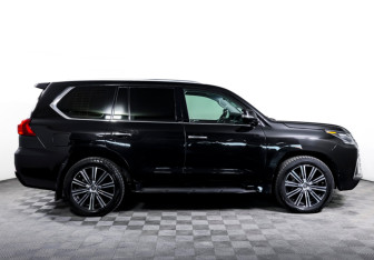 Подержанный автомобиль Lexus LX 2020 года (4 фото)
