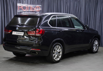 Подержанный автомобиль BMW X5 2017 года (5 фото)