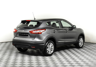 Подержанный автомобиль Nissan Qashqai 2015 года (5 фото)