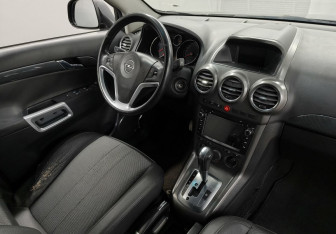 Подержанный автомобиль Opel Antara 2008 года (10 фото)