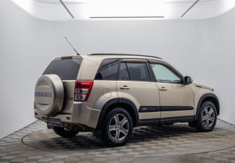 Подержанный автомобиль Suzuki Grand Vitara 2011 года (5 фото)