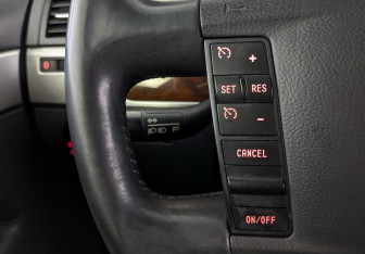 Подержанный автомобиль Volkswagen Touareg 2008 года (26 фото)