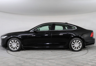 Подержанный автомобиль Volvo S90 2019 года (8 фото)