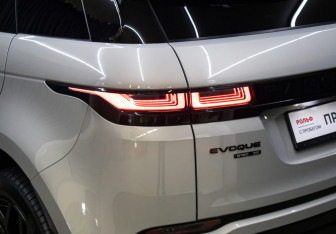 Подержанный автомобиль Land Rover Range Rover Evoque 2019 года (26 фото)