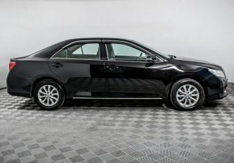 Подержанный автомобиль Toyota Camry Sedan 2012 года (4 фото)