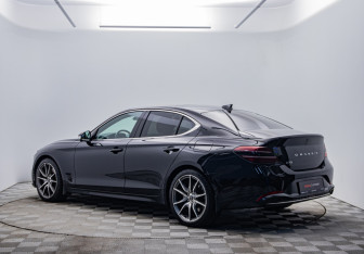 Подержанный автомобиль Genesis G70 2022 года (7 фото)