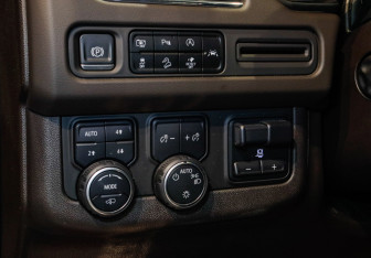 Подержанный автомобиль Chevrolet Tahoe 2023 года (23 фото)