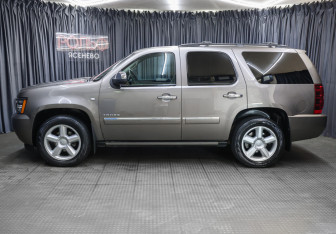 Подержанный автомобиль Chevrolet Tahoe 2013 года (8 фото)