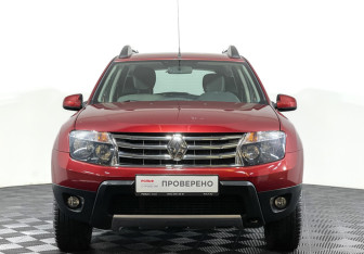 Подержанный автомобиль Renault Duster 2012 года (2 фото)