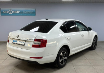 Подержанный автомобиль Skoda Octavia Liftback 2017 года (5 фото)
