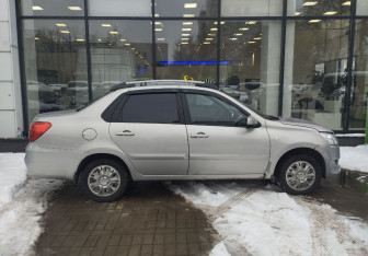 Подержанный автомобиль Datsun on-DO 2014 года (4 фото)