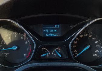 Подержанный автомобиль Ford Focus Hatchback 2012 года (14 фото)