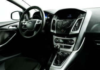 Подержанный автомобиль Ford Focus Sedan 2012 года (8 фото)