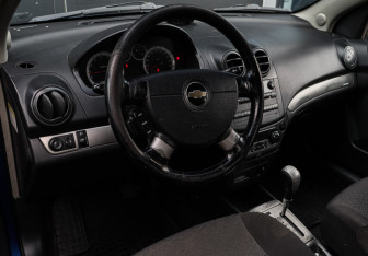 Подержанный автомобиль Chevrolet Aveo Sedan 2007 года (9 фото)