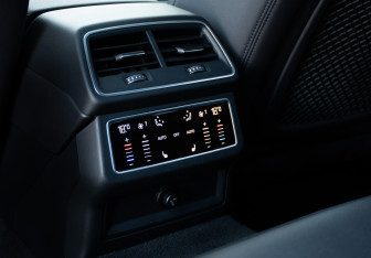 Подержанный автомобиль Audi A6 Sedan 2019 года (18 фото)