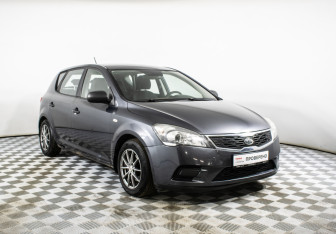 Подержанный автомобиль Kia Ceed Hatchback 2010 года (3 фото)