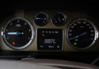 Подержанный автомобиль Cadillac Escalade Suv 2010 года (10 фото)