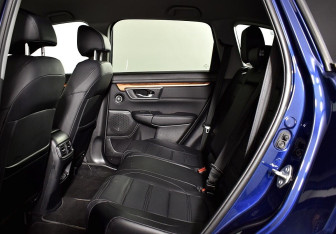 Подержанный автомобиль Honda CR-V 2020 года (14 фото)