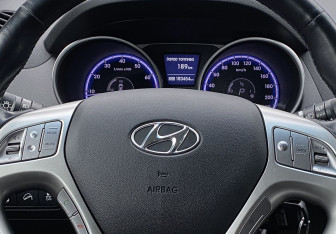 Подержанный автомобиль Hyundai ix35 2013 года (16 фото)