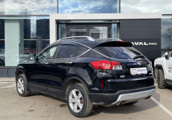 Подержанный автомобиль FAW Besturn X80 2017 года (7 фото)