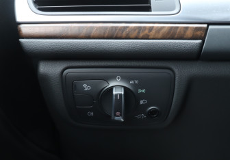Подержанный автомобиль Audi A6 Sedan 2014 года (16 фото)