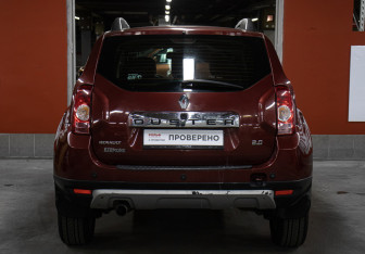 Подержанный автомобиль Renault Duster 2012 года (6 фото)