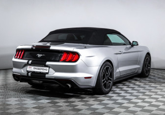 Подержанный автомобиль Ford Mustang Convertible 2018 года (5 фото)
