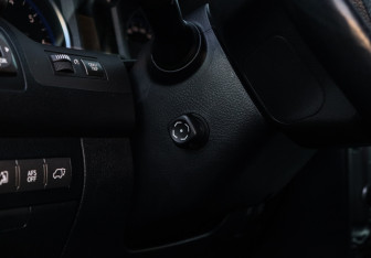 Подержанный автомобиль Lexus LX 2011 года (18 фото)