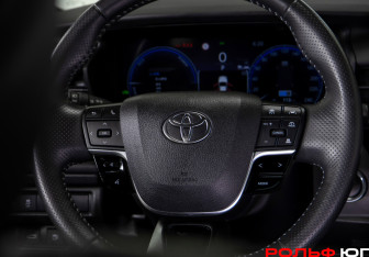 Подержанный автомобиль Toyota Camry Sedan 2024 года (13 фото)