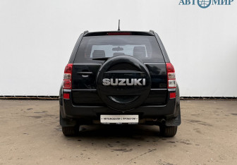 Подержанный автомобиль Suzuki Grand Vitara 2008 года (6 фото)