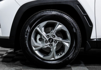 Подержанный автомобиль Hyundai Tucson 2022 года (15 фото)