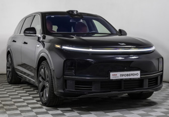 Подержанный автомобиль LiXiang L7 2023 года (3 фото)