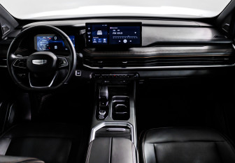 Подержанный автомобиль Geely Okavango 2024 года (11 фото)