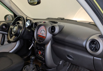 Подержанный автомобиль MINI Countryman 2012 года (11 фото)