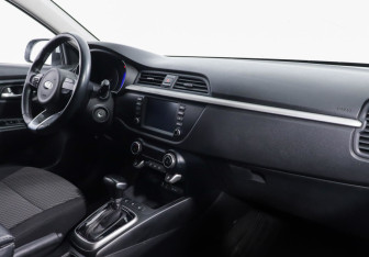 Подержанный автомобиль Kia Rio Sedan 2019 года (7 фото)