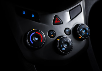 Подержанный автомобиль Chevrolet Aveo Hatchback 2014 года (18 фото)