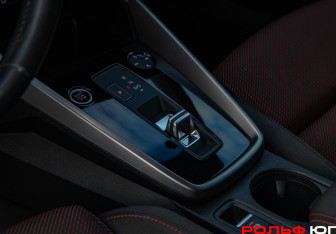 Подержанный автомобиль Audi A3 Sedan 2021 года (12 фото)