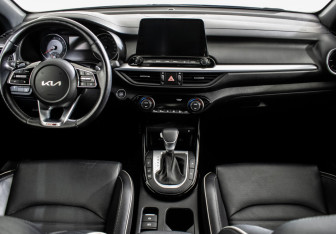 Подержанный автомобиль Kia Cerato Sedan 2022 года (11 фото)