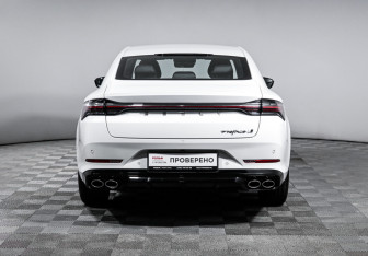 Подержанный автомобиль Geely Preface 2024 года (6 фото)