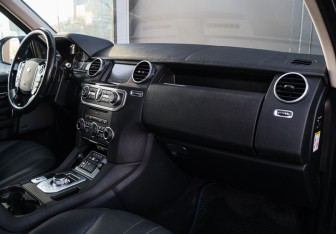 Подержанный автомобиль Land Rover Discovery 2014 года (7 фото)
