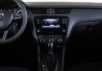 Подержанный автомобиль Skoda Octavia Wagon 2019 года (13 фото)