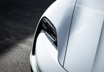 Подержанный автомобиль Porsche Taycan 2020 года (8 фото)